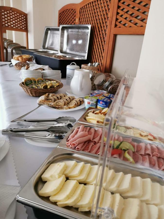 Hotel Poludnica Liptovský Mikuláš 外观 照片