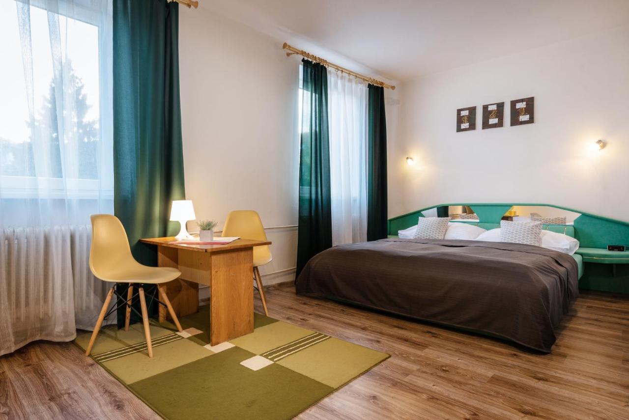 Hotel Poludnica Liptovský Mikuláš 外观 照片
